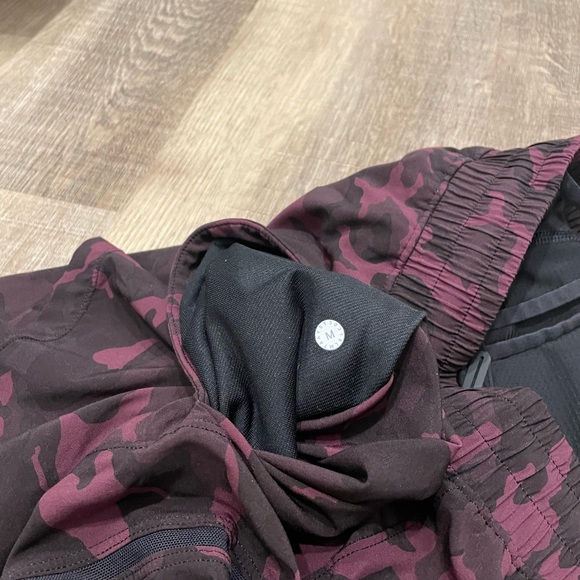 Mens Lululemon Pace Breaker shorts incognito camo red multi size medium - Picture 8 of 8